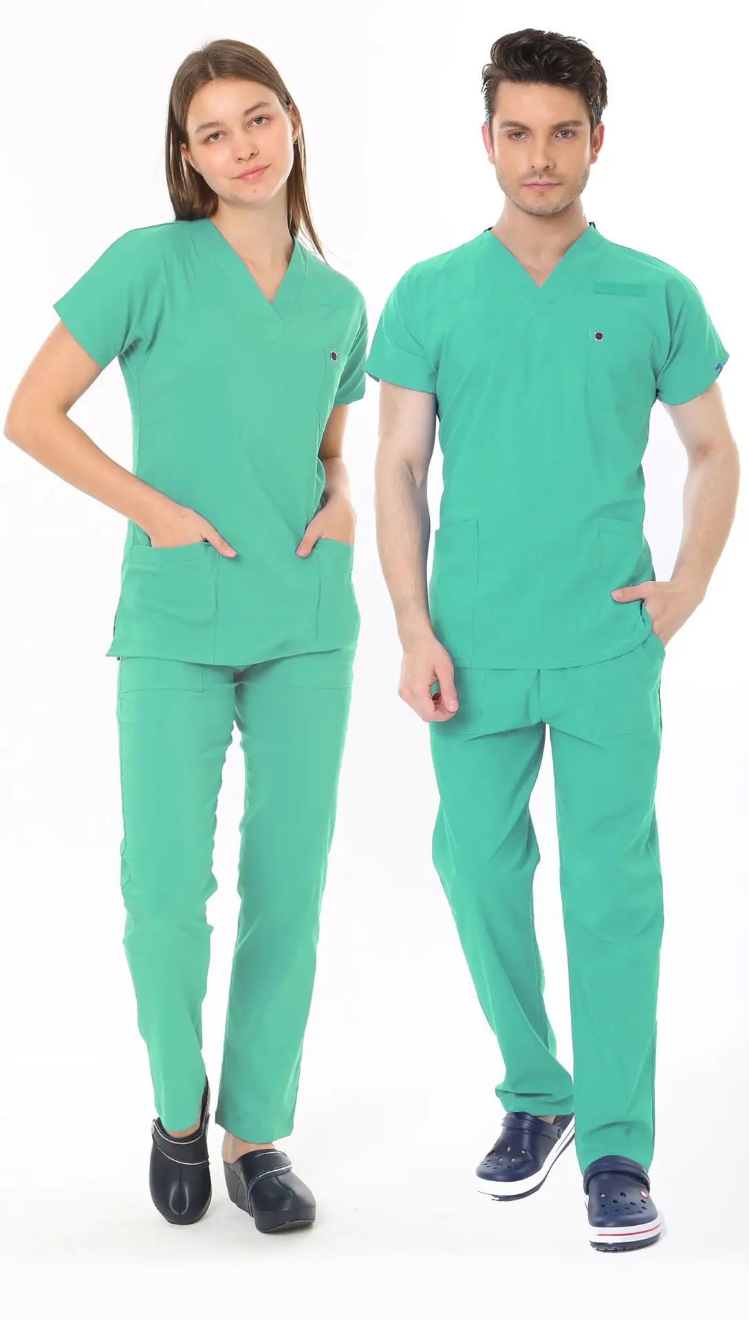 MİNT YEŞİLİ AİLE SAĞLIĞI ÇALIŞAN FORMASI LİKRALI SCRUBS TAKIM (BERMUDA)